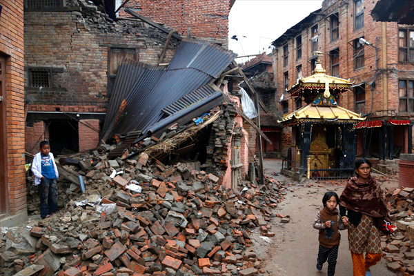 Nepal'de ölü sayısı çığ gibi büyüyor