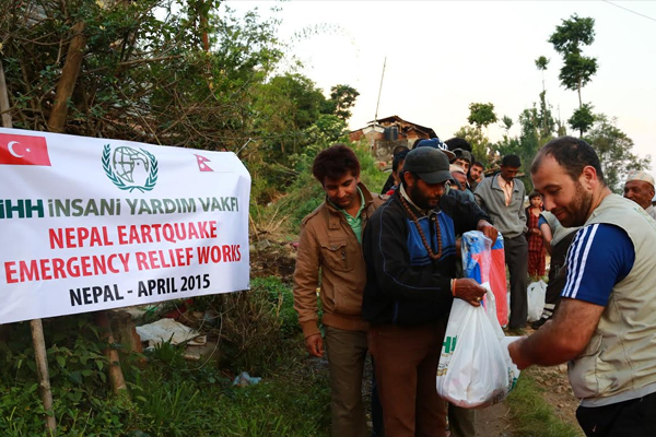 İHH, Nepal'de 13.000 kişiye yardım ulaştırdı