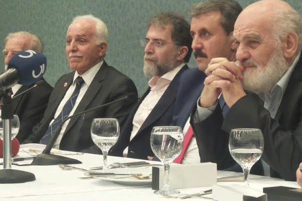 Milli ittifakın basın davetinde ilginç kare!