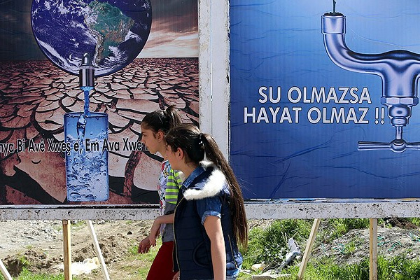 Van'da tepki çeken ilanlar kaldırıldı