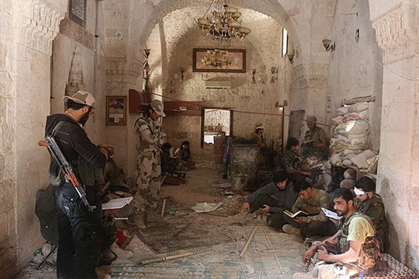 Suriye'de 15 muhalif grup birleşti