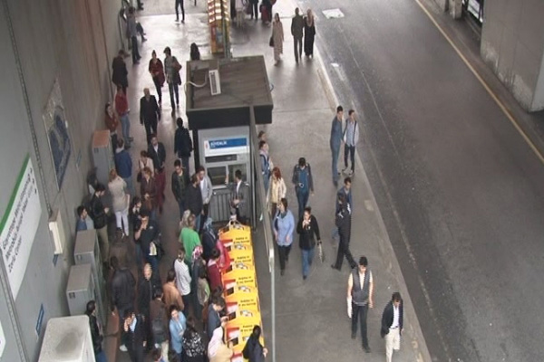 Metrobüs seferleri iptal edildi