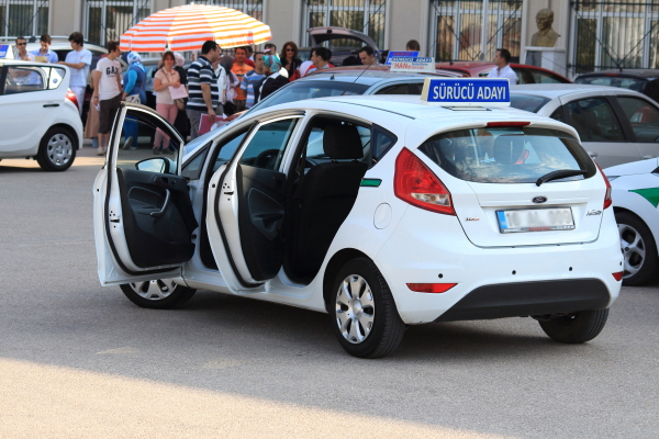 Sürücü adaylarına iyi haber