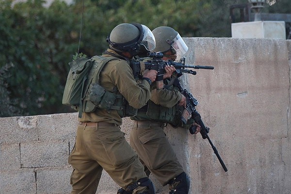 13 Filistinli gözaltına alındı