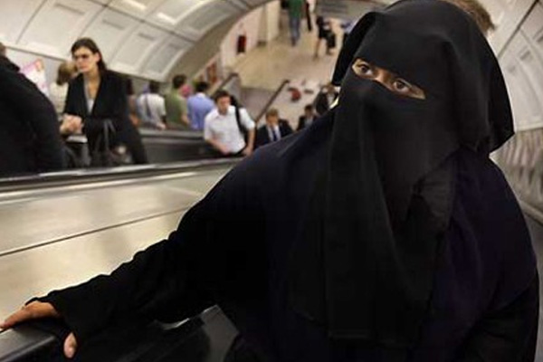 Peçe takılmasına yasak getirildi