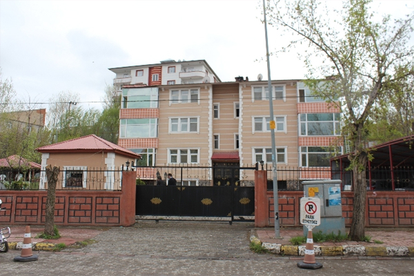 Savcı lojmanlarına molotoflu saldırı