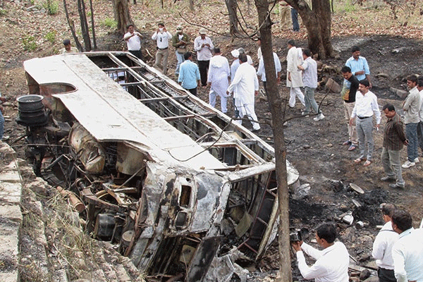 Otobüs kazası: 21 ölü