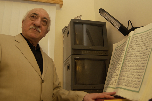 Salih Tuna 'Gülencilerin' 'İran açılımı'nı yazdı