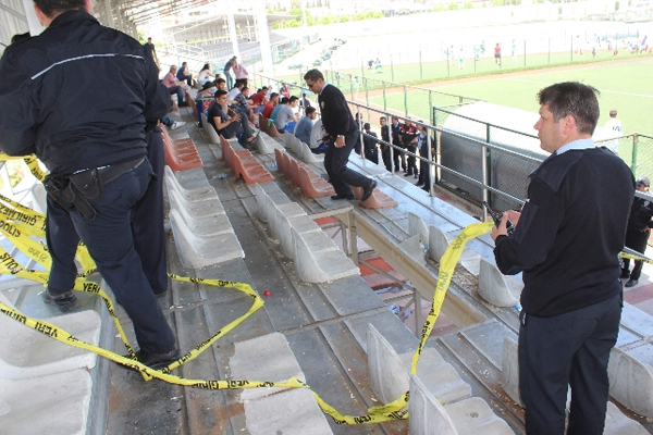 Tribün çöktü: 7 yaralı