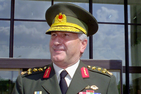 Çevik Bir hakkında takipsizlik