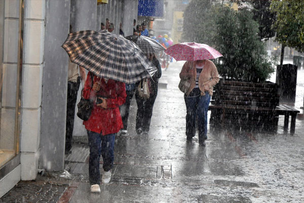 Yurt geneline şiddetli sağanak uyarısı