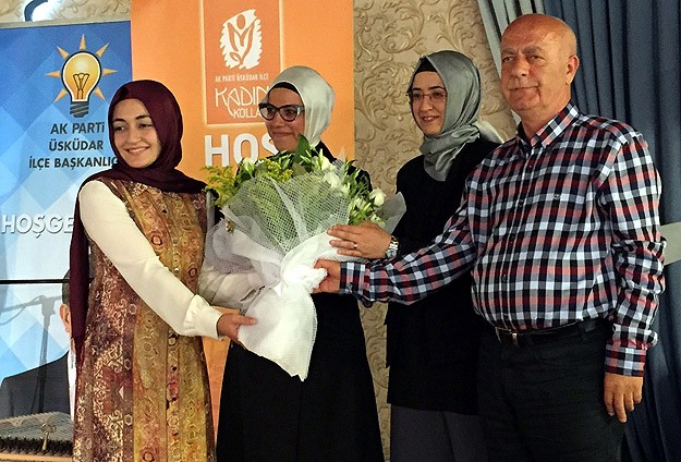 Başörtüsü nedeniyle alamadığı ödülünü 8 yıl sonra aldı