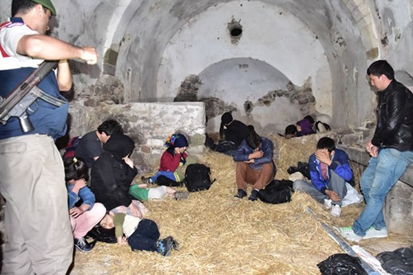 Kilisede yakalandılar!