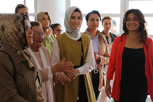 Sümeyye Erdoğan 'özel' çocukları ziyaret etti