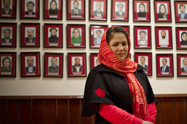 Taliban, kadın vekillerle görüştü