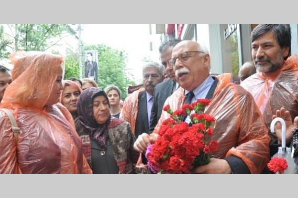 Nabi Avcı, CHP'lilerle karşılaşınca...