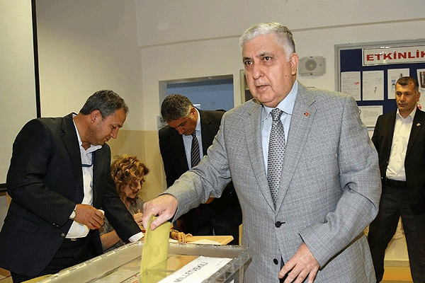 Genelkurmay Başkanı  oyunu kullandı