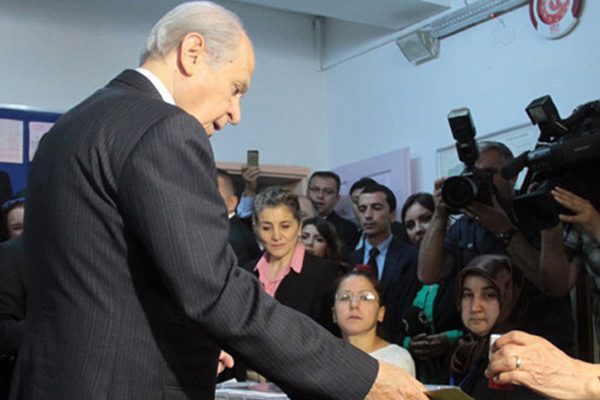 Bahçeli'nin sandığında kimyasal madde arandı