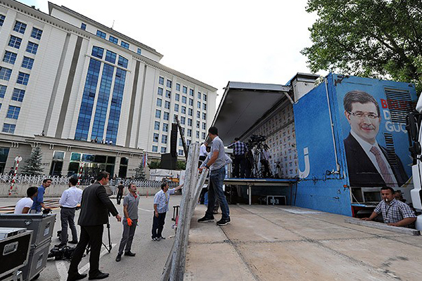 AK Parti'den Balkon Hazırlığı