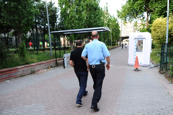 Tutanakları almak isteyince gözaltına alındılar