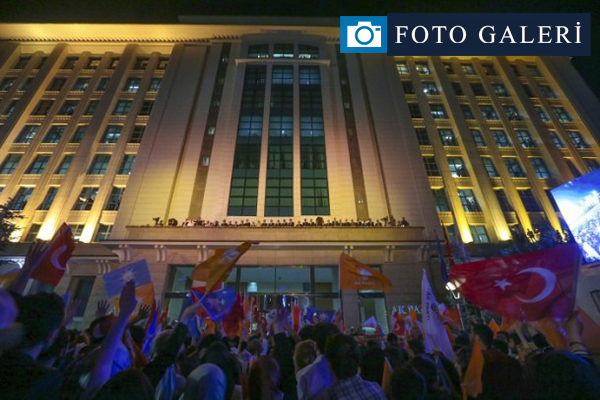 Başbakan Ahmet Davutoğlu balkon konuşmasında
