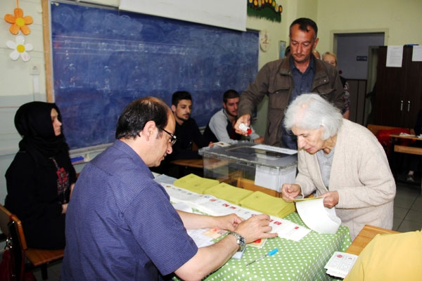 10 milyon seçmen sandığa gitmedi