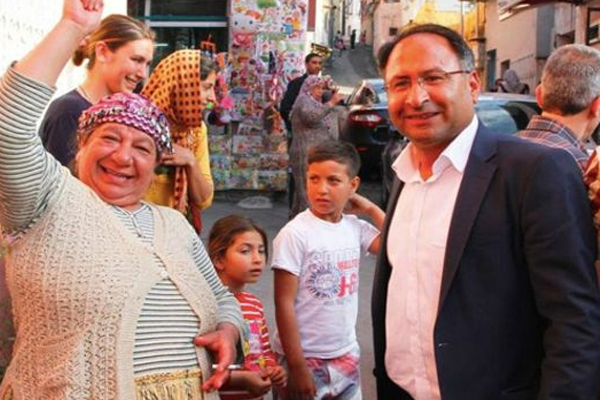 Özcan Purçu: Romanlar için tarihi bir an