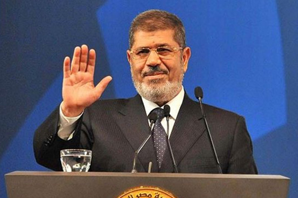 Mursi'nin davası yine ertelendi