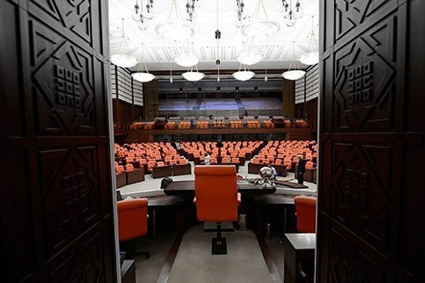 Uzlaşmanın ilk provası Meclis Başkanlığı'nda