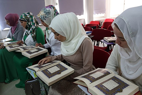 Türkiye'ye İslamiyeti öğrenmek için geliyorlar