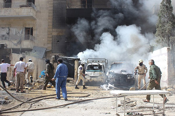 Halep'te varil bombalı saldırı:11 ölü