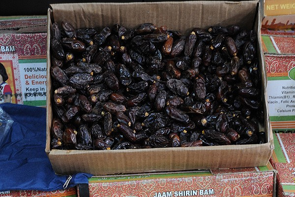 Ramazan öncesi  kaçak hurma ele geçirildi