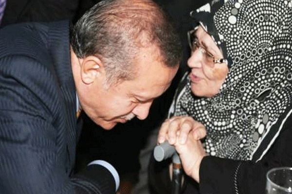 Ünlü yazar fenalaştı