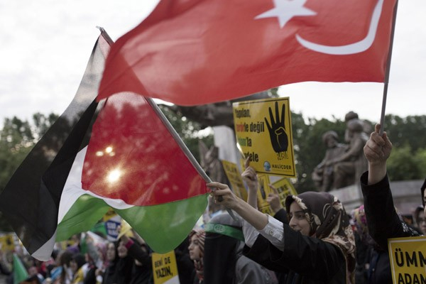 Mursi'ye verilen idam kararı protesto edildi