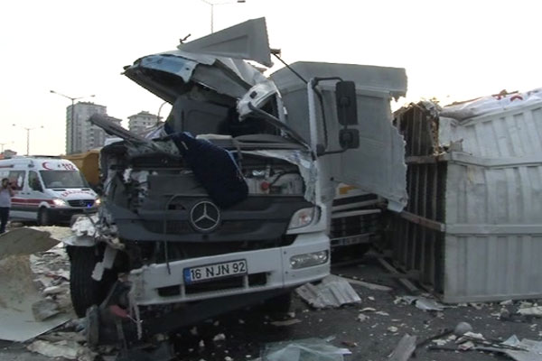 TEM’de zincirleme kaza