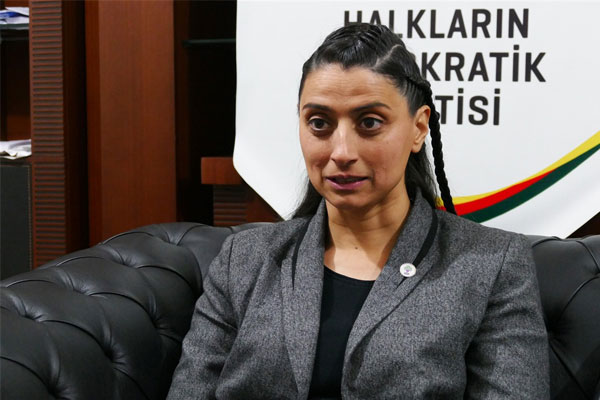 HDP'li vekil yeminini Kürtçe mi edecek?