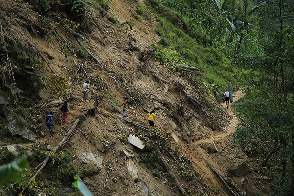 Nepal'de toprak kayması: 15 ölü