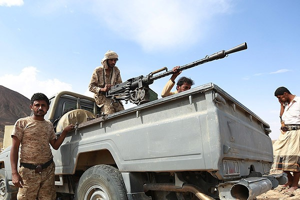 Yemen'de 3'ü Husi komutanı 12 kişi öldürüldü