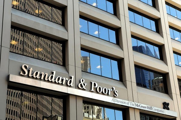 S&P Yunanistan'ın notunu indirdi