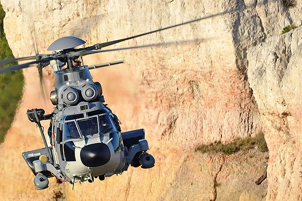 Fransa Kuveyt'e 24 askeri helikopter satacak