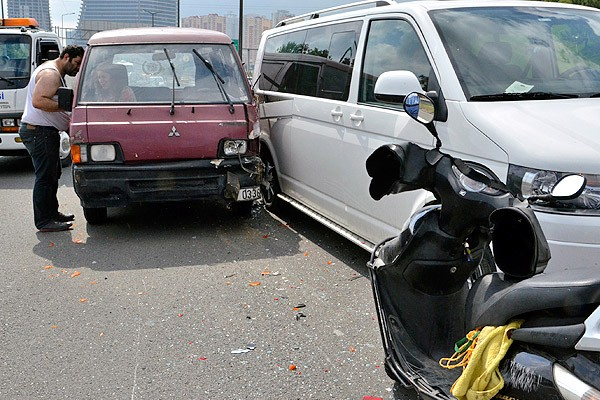 TEM'de zincirleme trafik kazası