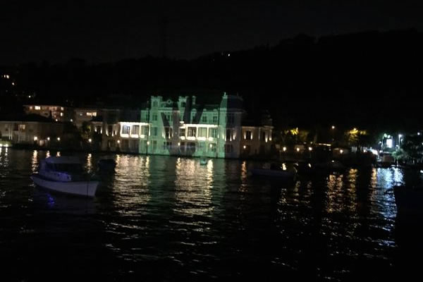 Mısır Konsolosluğu önünde darbe protestosu