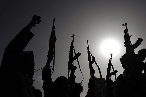 Yemenli Husilere 'silah bırakma' çağrısı