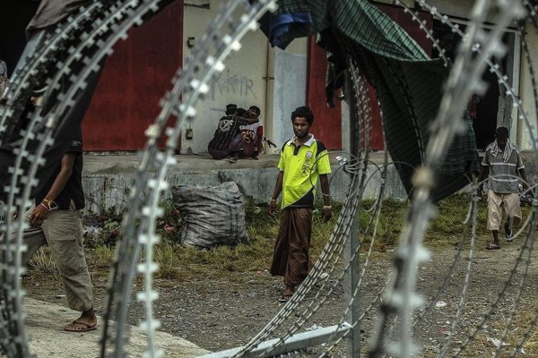 Avrupa'ya 4 metrelik 'göçmen duvarı'
