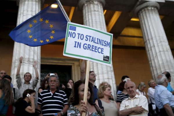 Yunanistan'da Çipras hükümetine büyük proteso