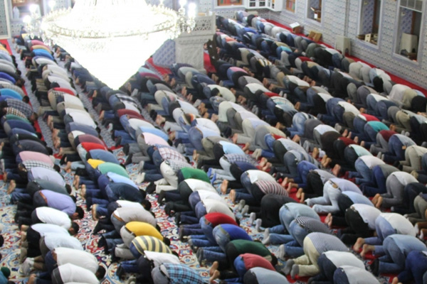 Teravih tartışmalarına nasıl bakmalıyız?