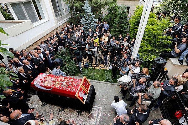 Demirel son yolculuğuna uğurlanıyor