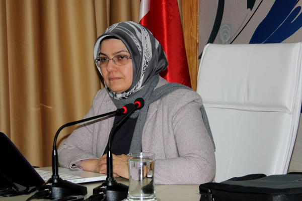 Ayşe Böhürler'den çarpıcı kitap yorumu