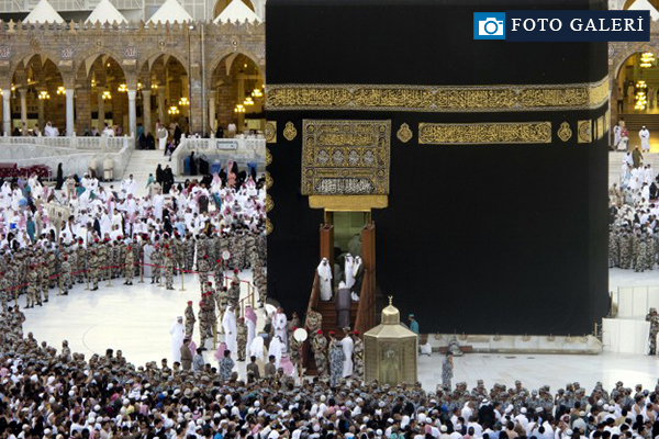 Suudi Kralı'nın Kabe ziyareti böyle olur