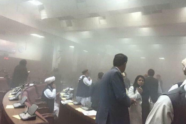 Parlamento binasına saldırı